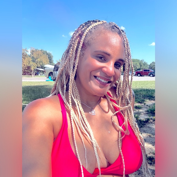 Meet your Posher, Christina - Picture 1 of 1